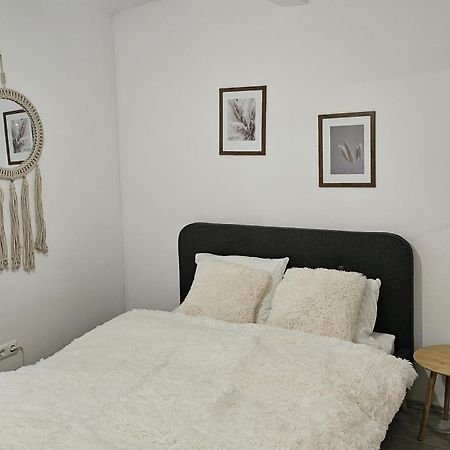Studio Apartment Gigi Zagreb Buitenkant foto